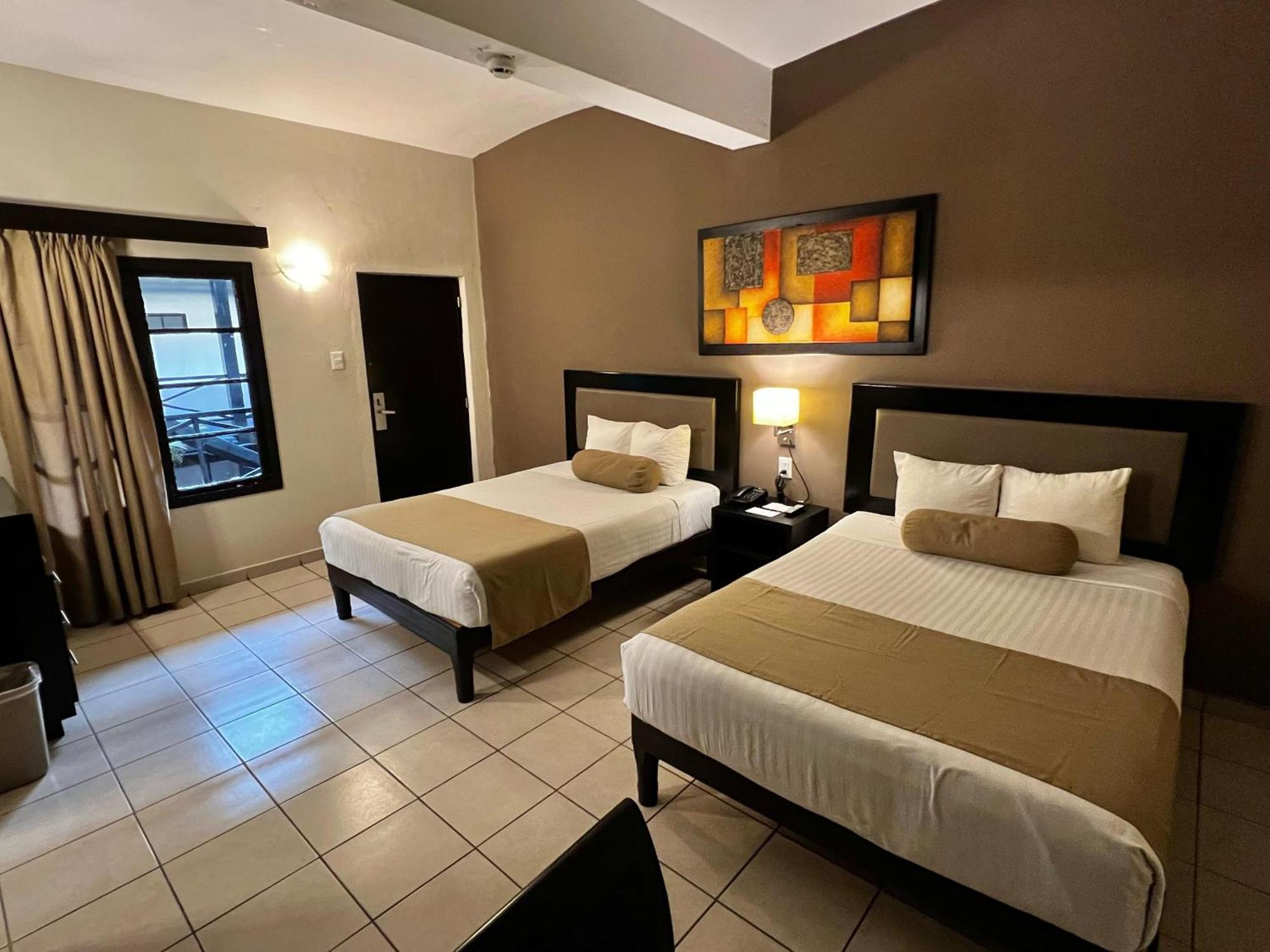 Hotel La Siesta Malecon Mazatlan Bilik gambar