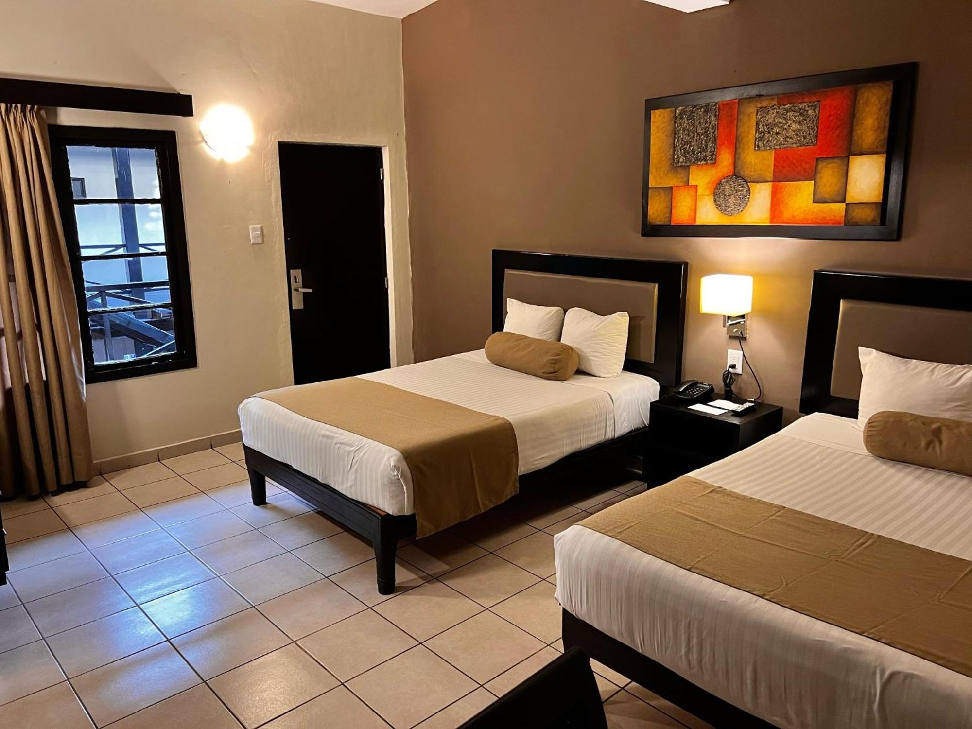 Hotel La Siesta Malecon Mazatlan Bilik gambar