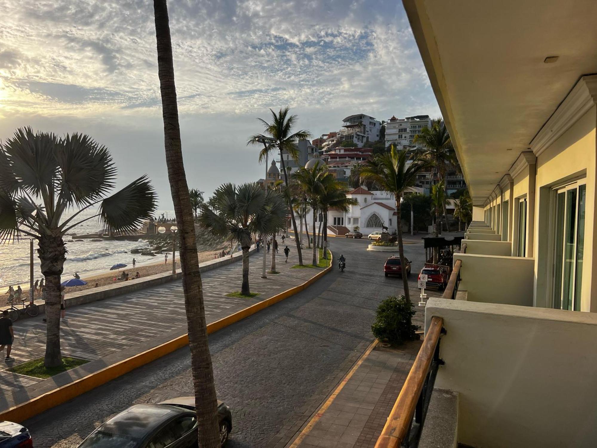 Hotel La Siesta Malecon Mazatlan Bilik gambar